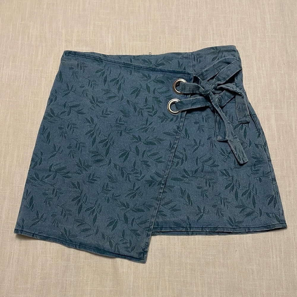 NWT Urban Outfitters Asymmetrical Jean Skirt with Leaf Pattern